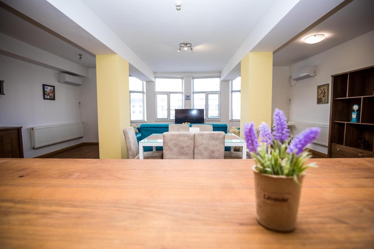 Old City Square Apartment Loveč Exteriér fotografie